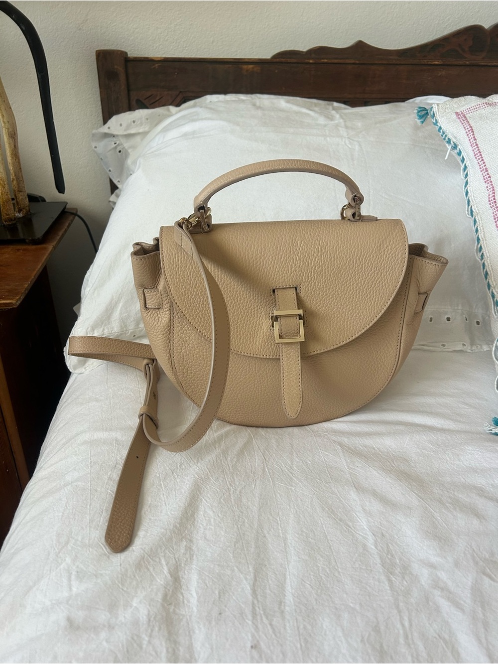 Meli Melo Pebbled Leather Saddle Crossbody in Beige Taupe